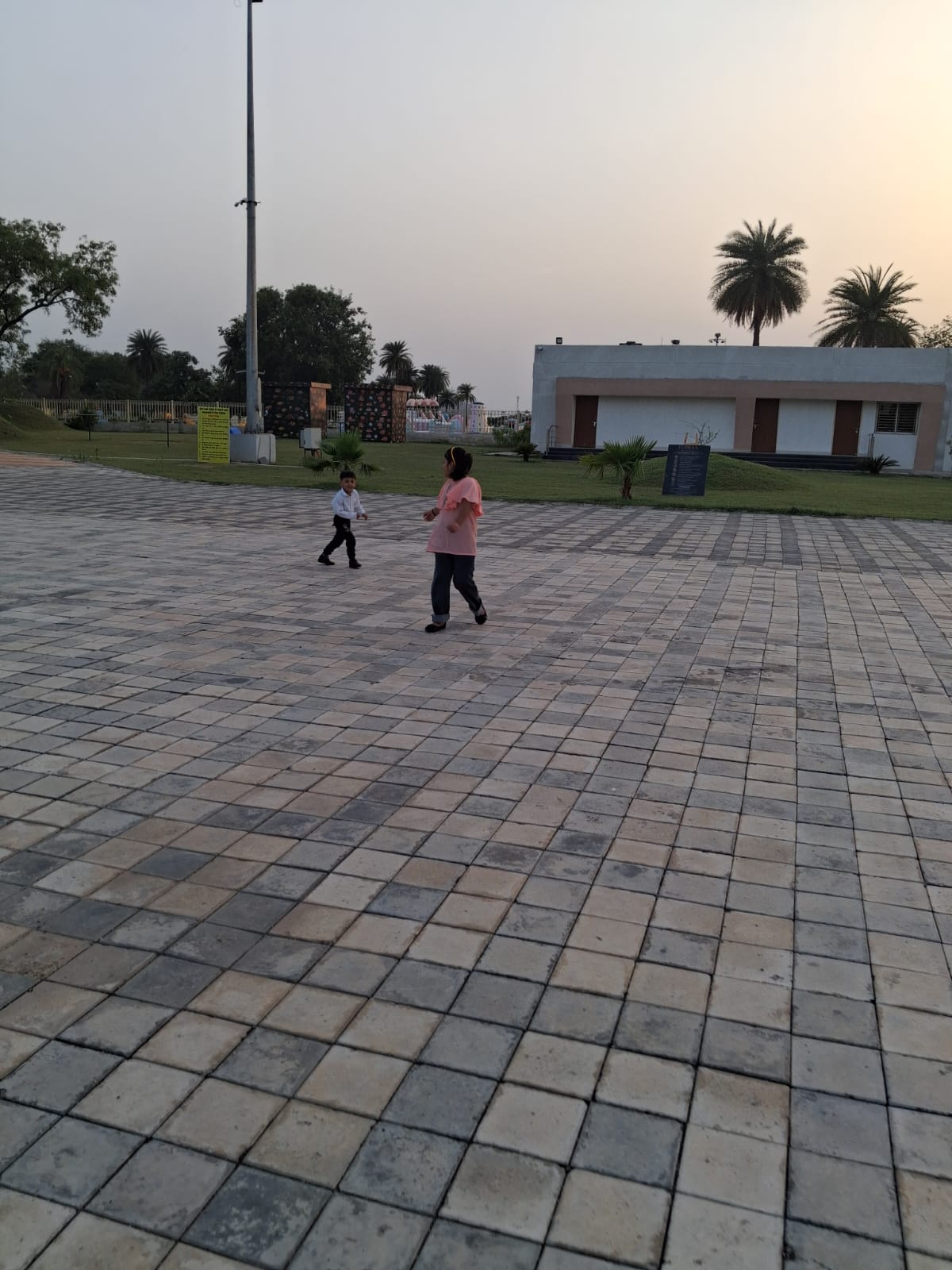 Floraa World photo 4